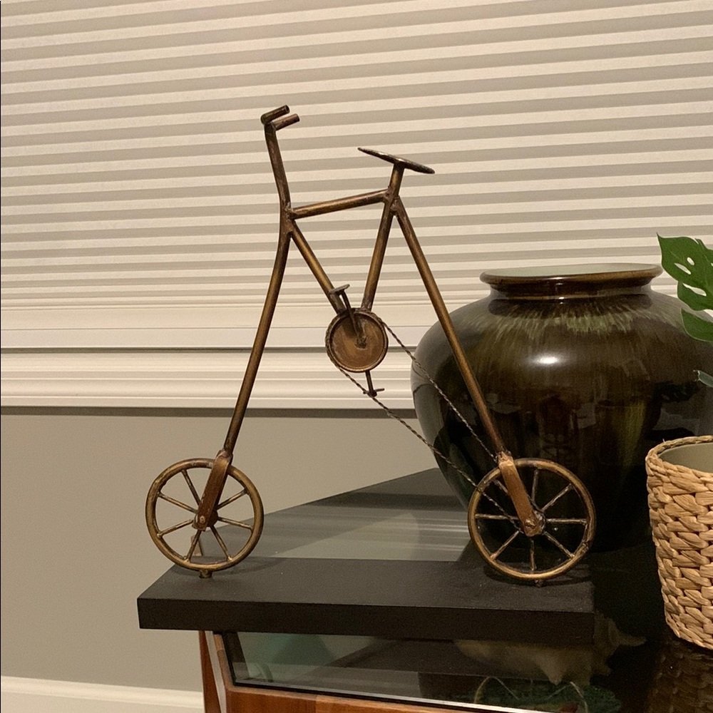 Vintage Style Metal Bicycle Sculpture